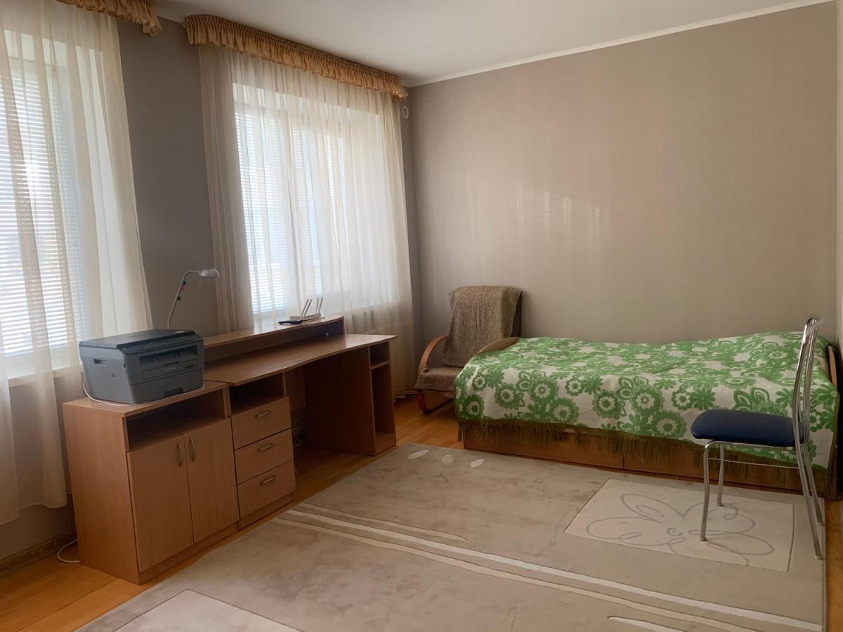 Bright Room Near International Exhibition Centre Kiev Exterior foto